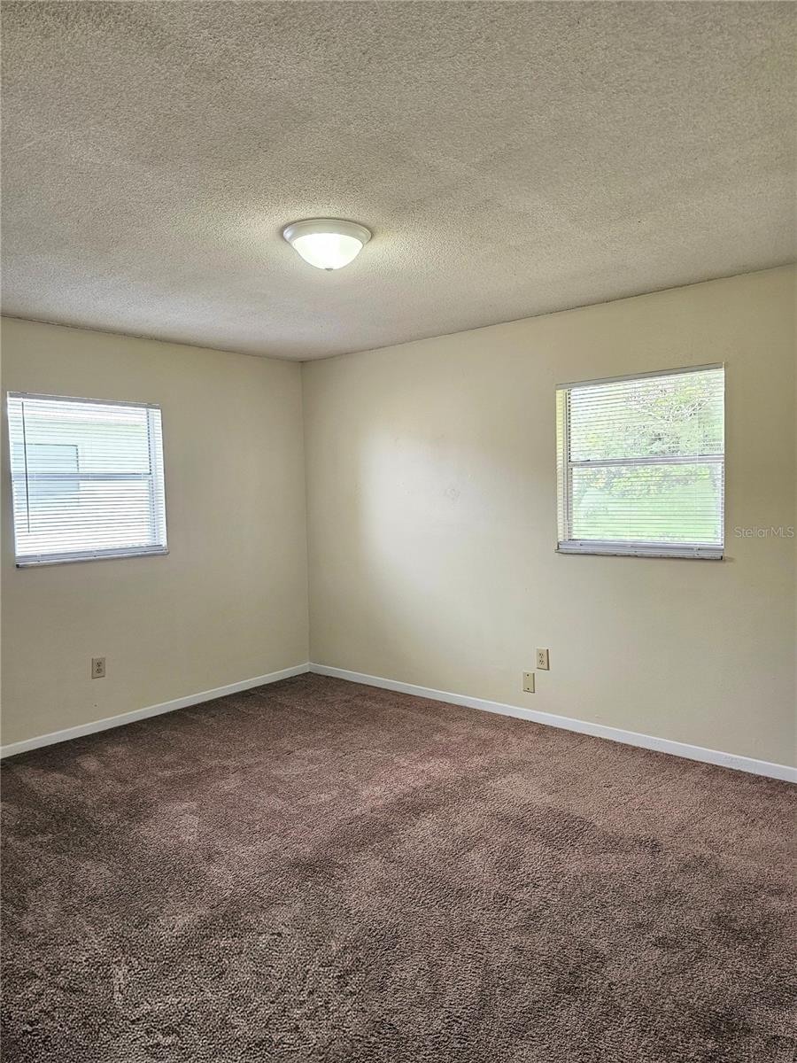2341 Virginia Dr Property Photo 9