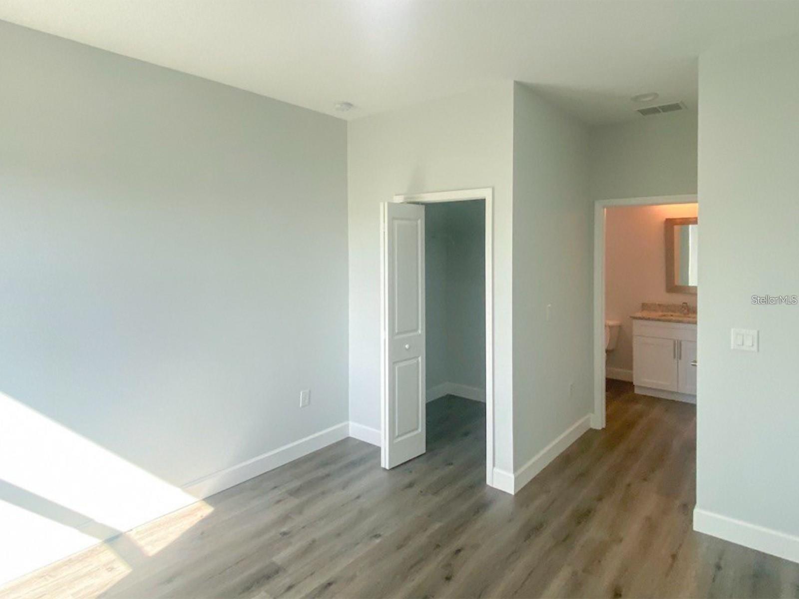 9425 Agate St Property Photo 7