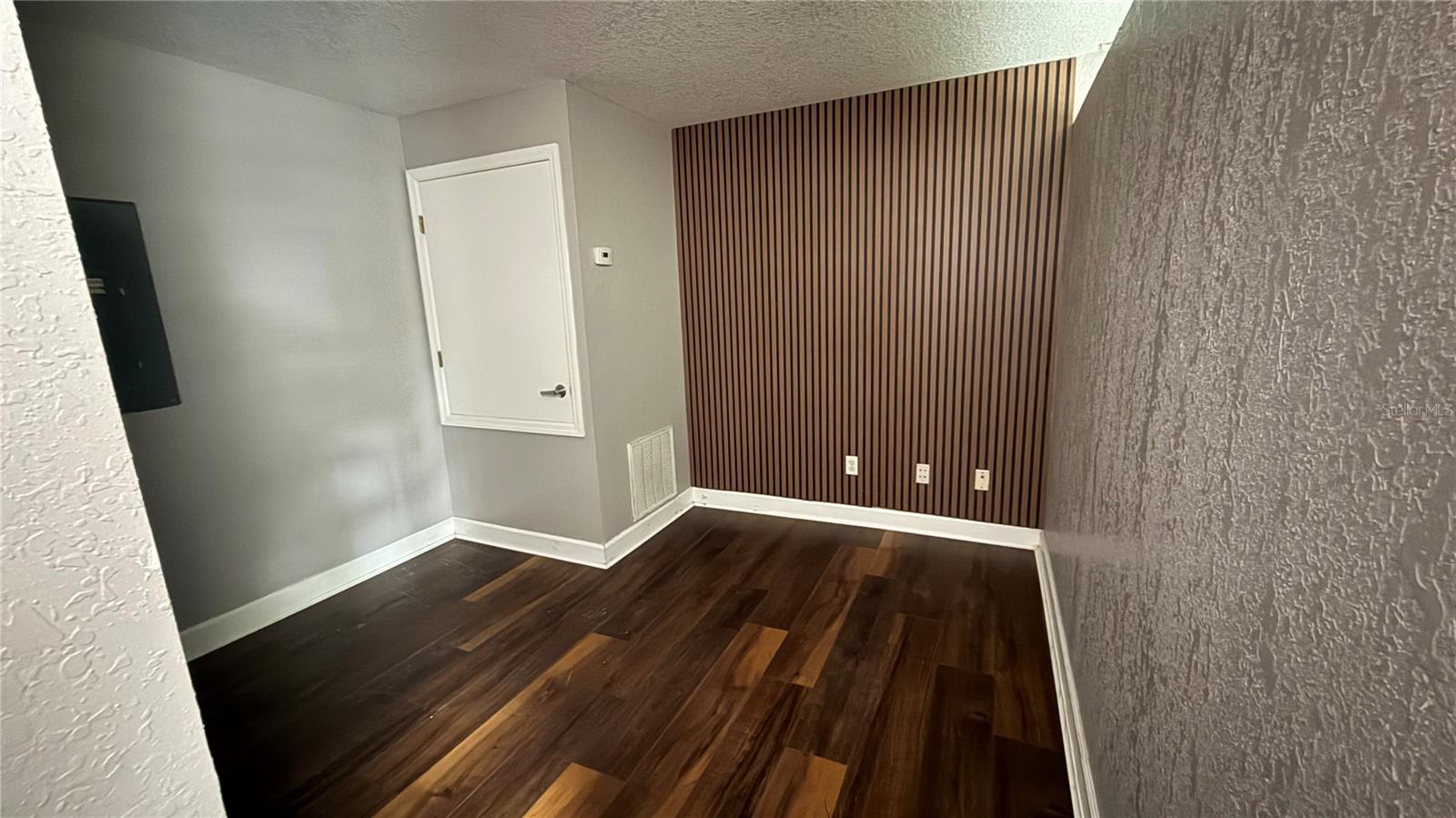 809 Patrick St Property Photo 10