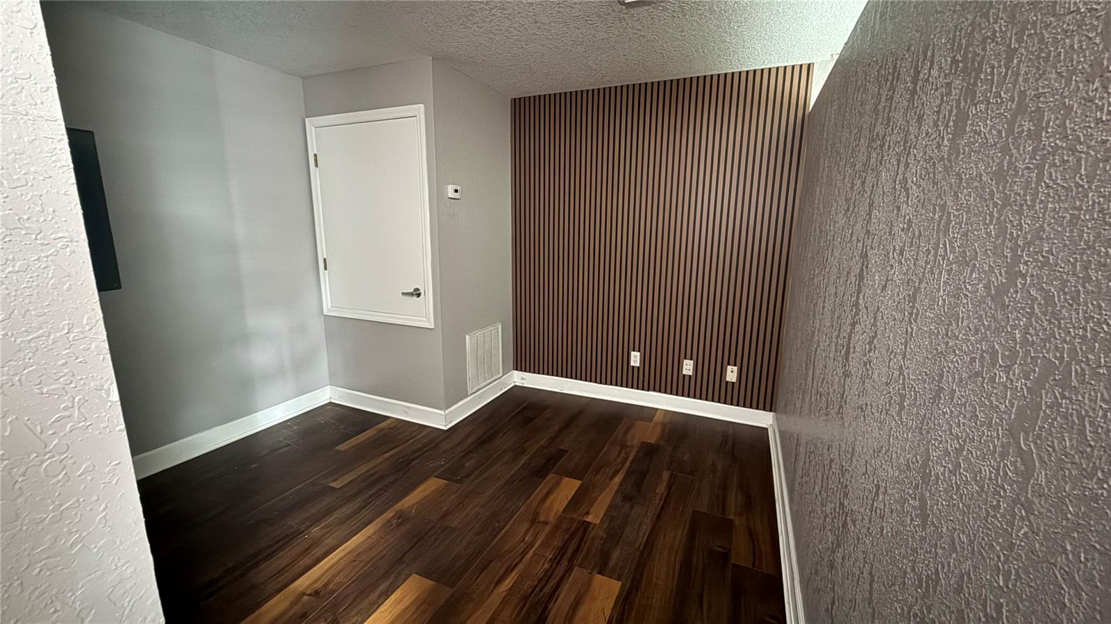 809 Patrick St Property Photo 11