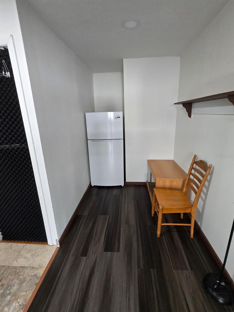 12119 Dakota Woods Ln Property Photo 4