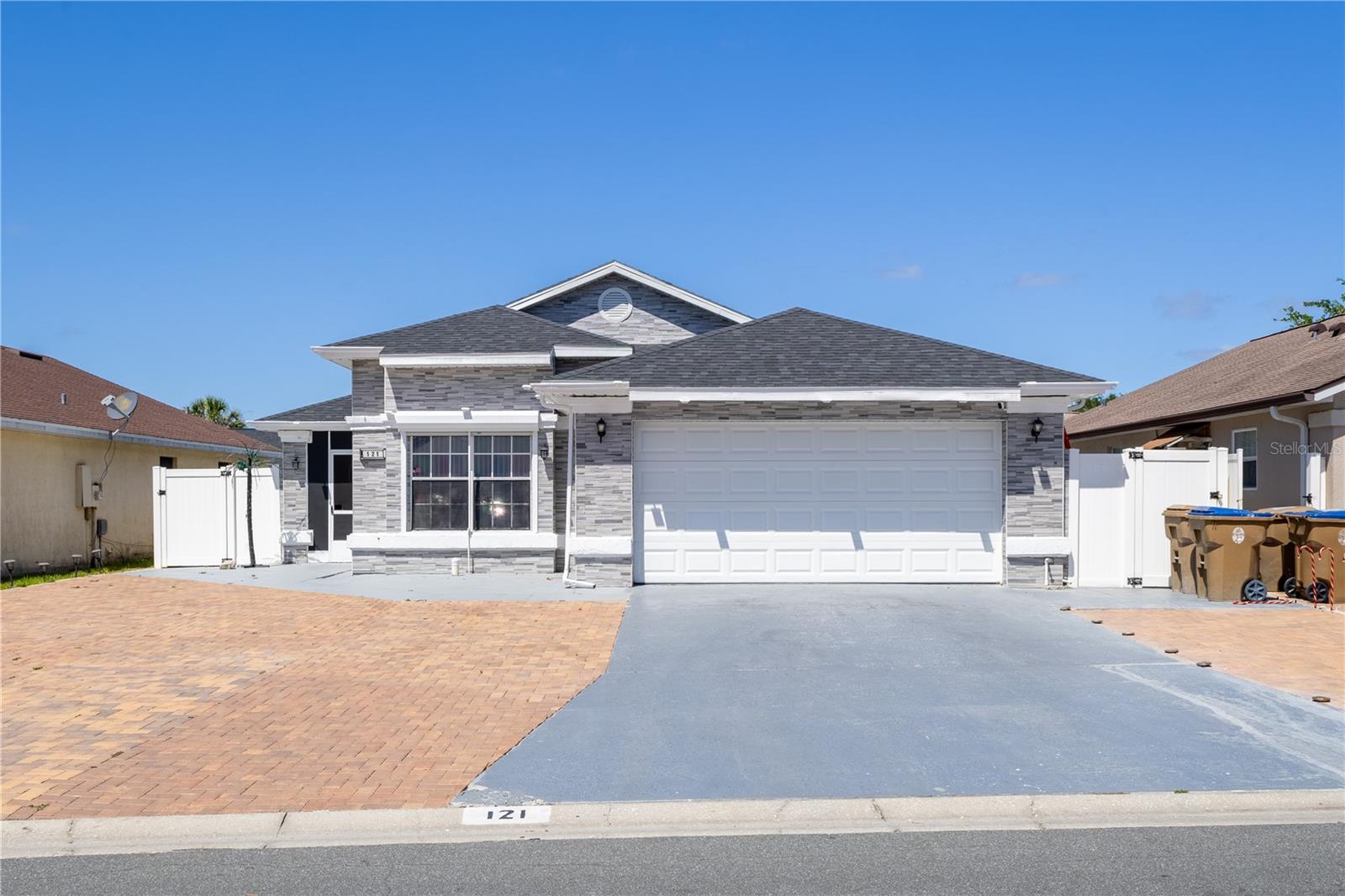121 LOCHNESS LN