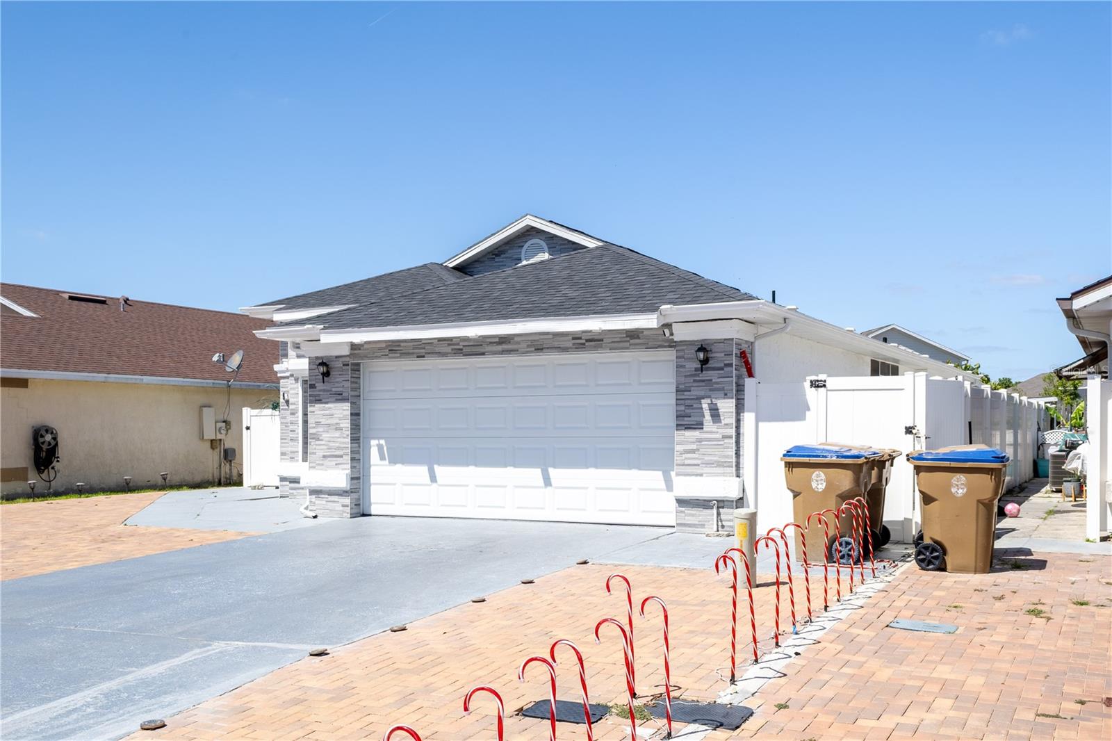 121 Lochness Ln Property Photo 2