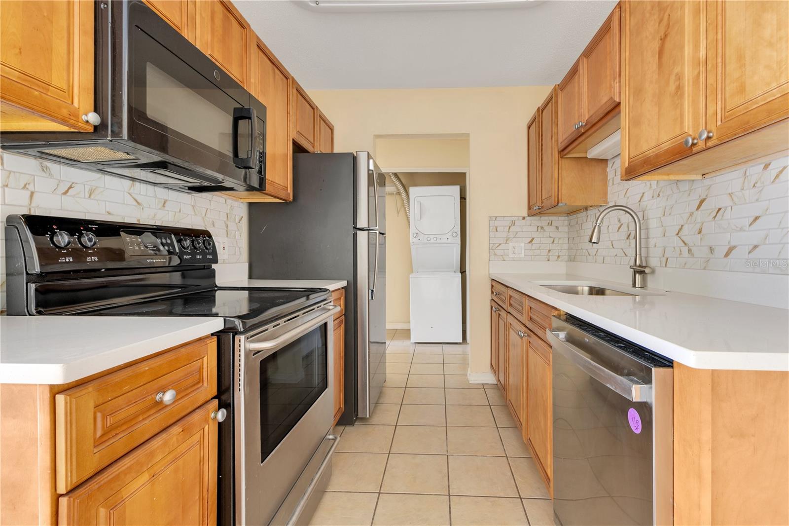 1695 Lee Rd #e103 Property Photo 3