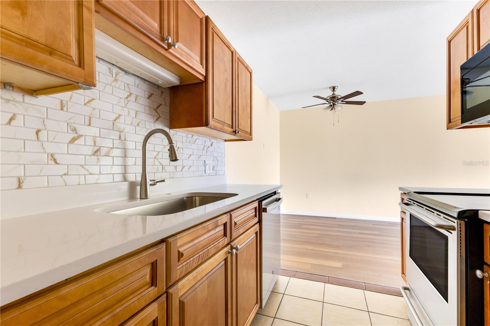 1695 Lee Rd #e103 Property Photo 4