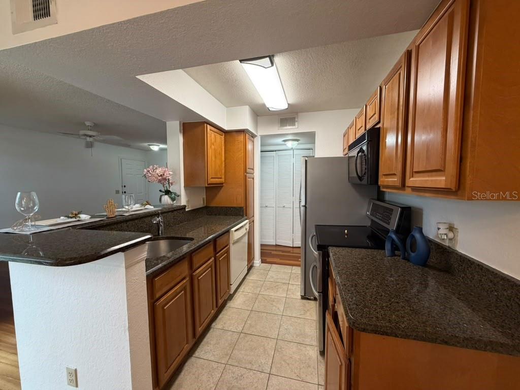 1037 S Hiawassee Rd #2824 Property Photo 6