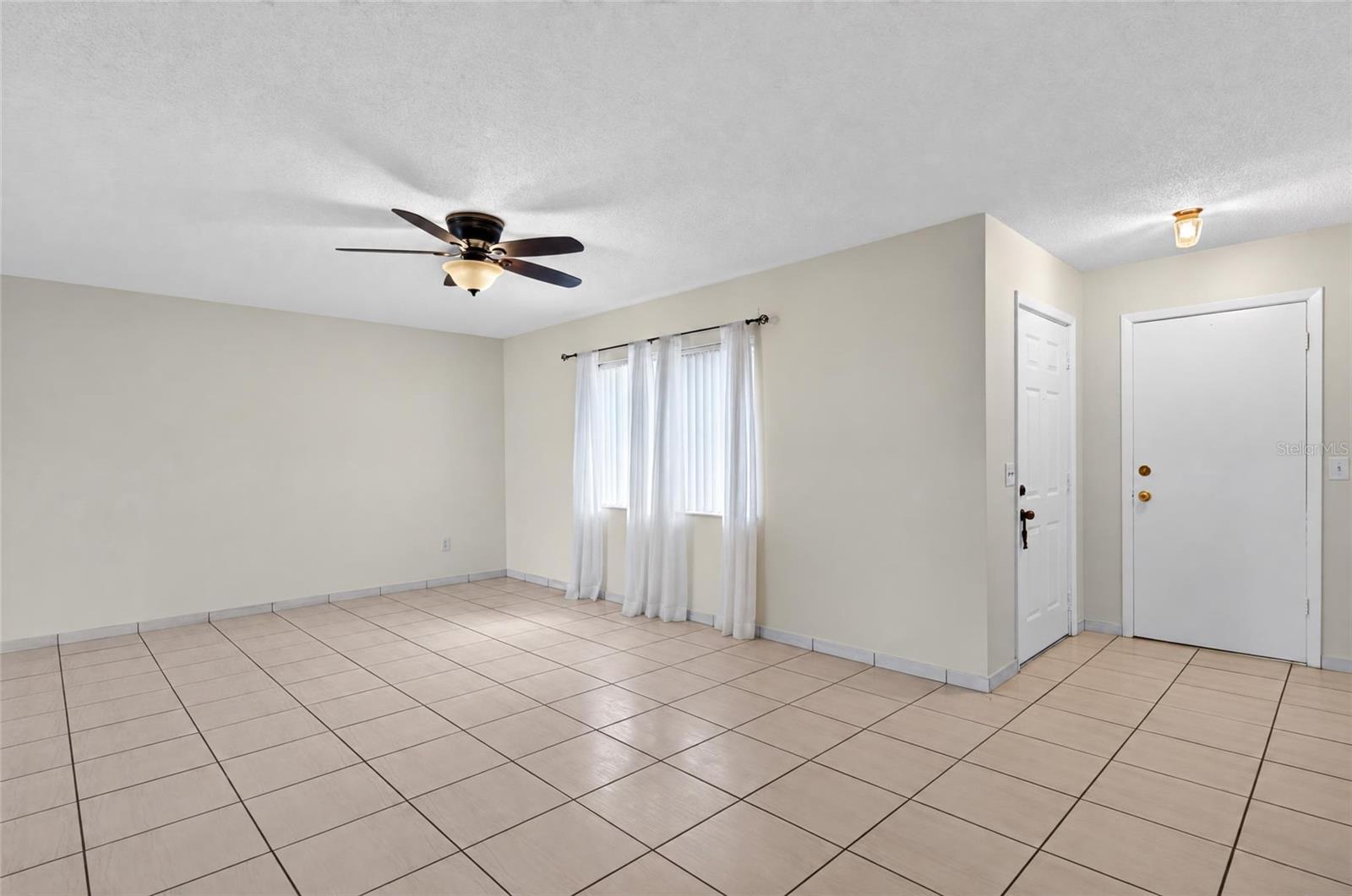 4712 Stony Brook Ln Property Photo 5