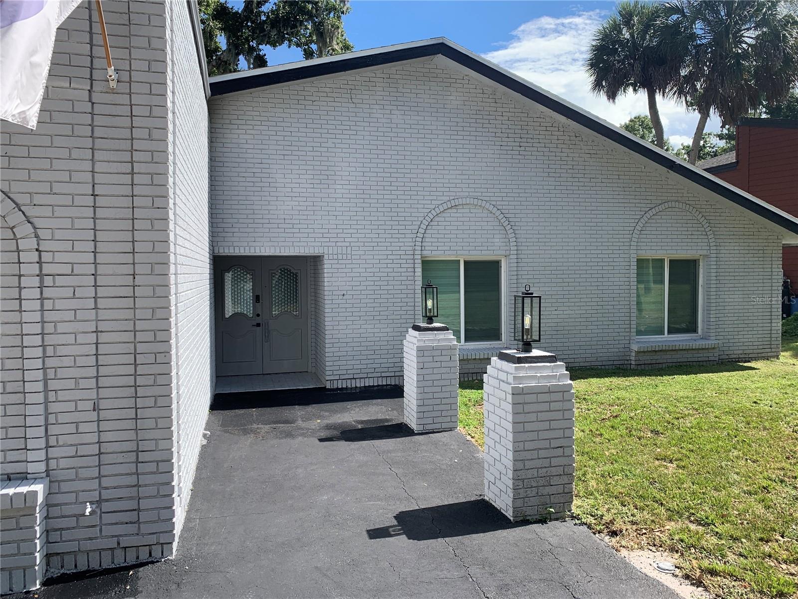 6281 Halabrin Rd Property Photo 4