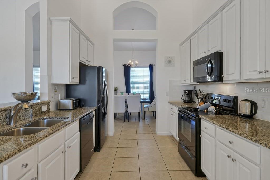 4095 Oaktree Dr Property Photo 2