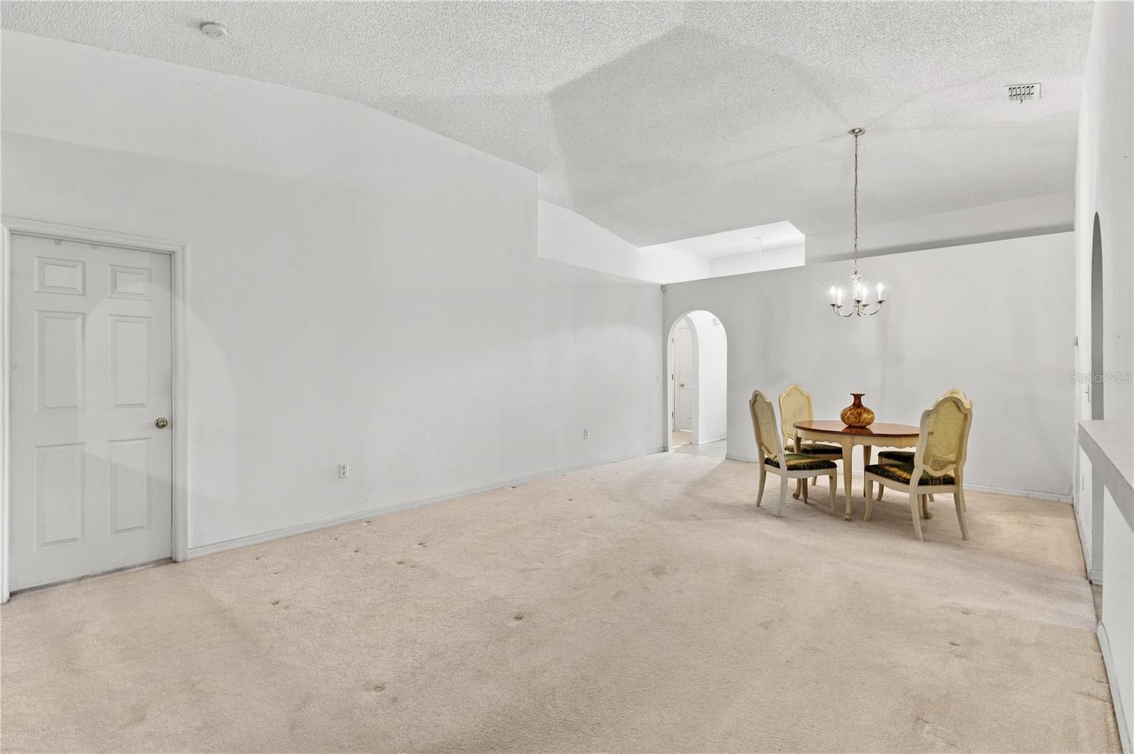 2235 Canopy Dr Property Photo 6