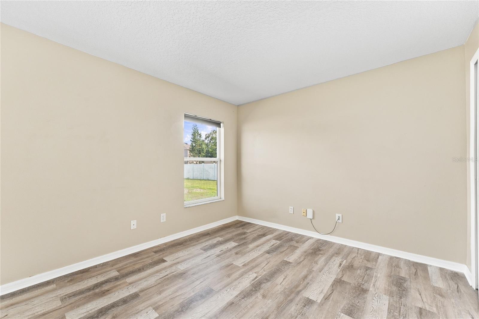 4106 Longworth Loop Property Photo 21