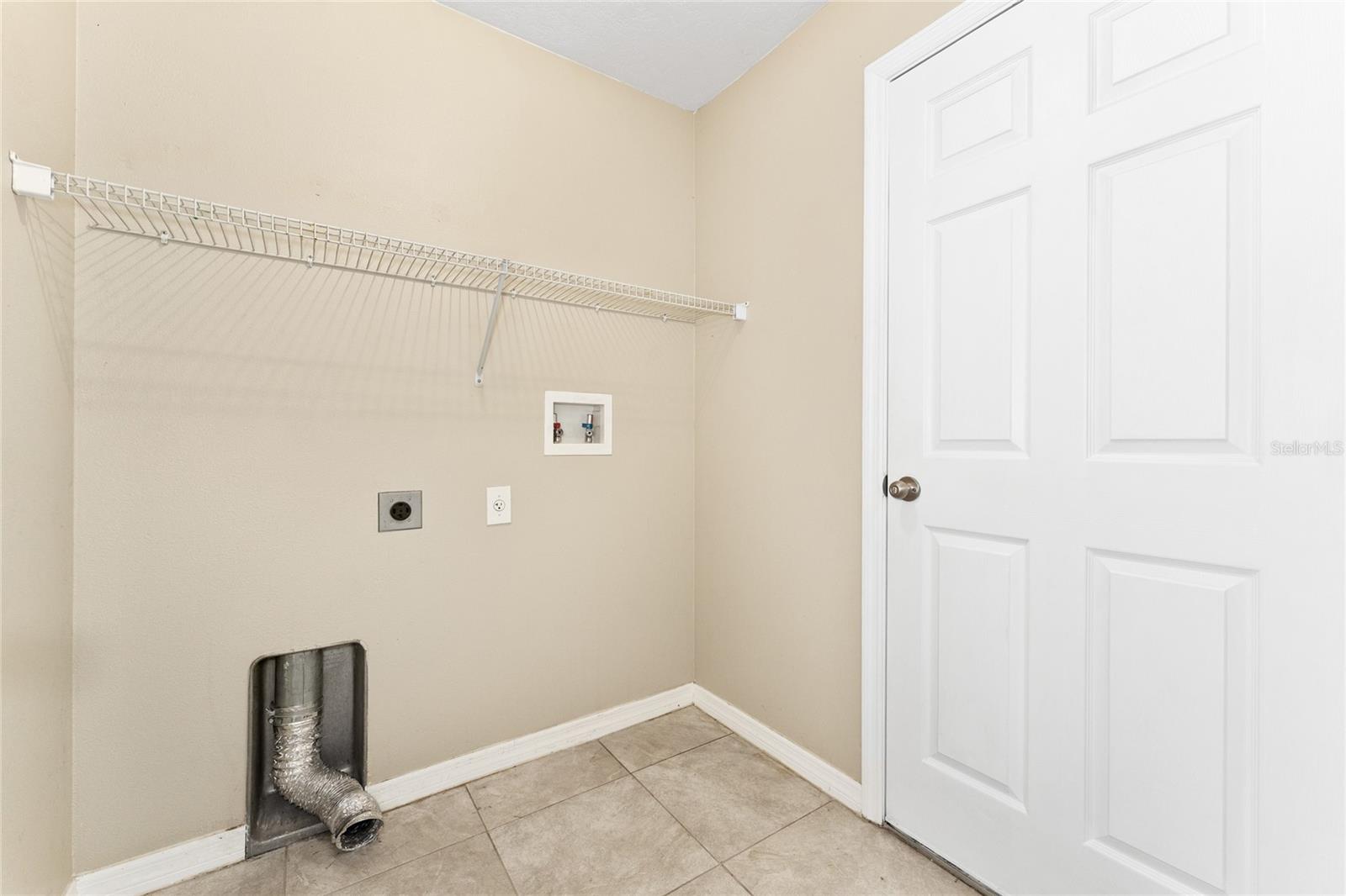 4106 Longworth Loop Property Photo 27