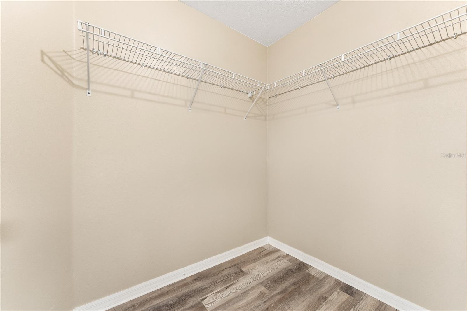 4106 Longworth Loop Property Photo 28