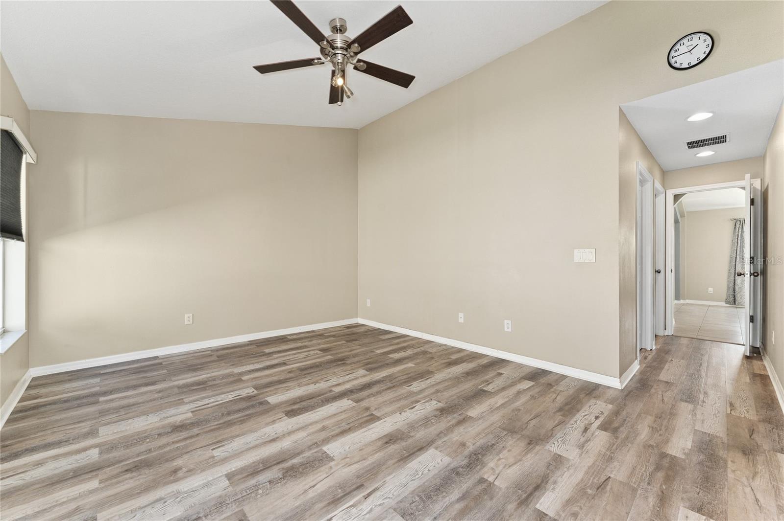 4106 Longworth Loop Property Photo 29