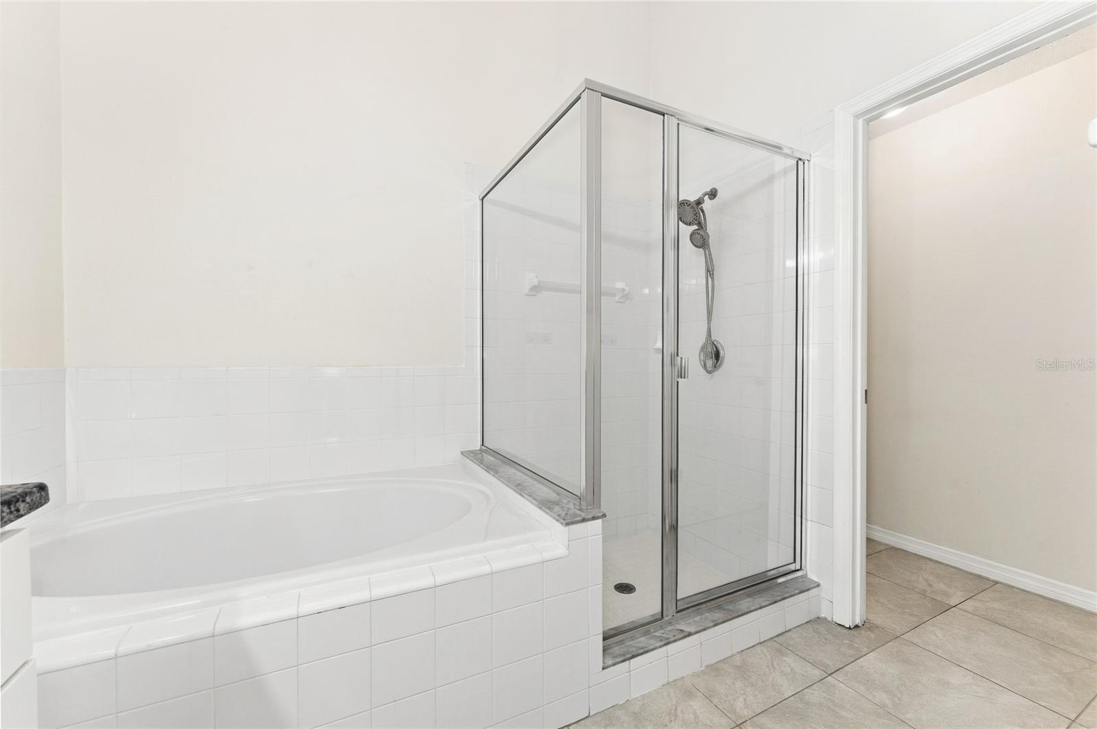 4106 Longworth Loop Property Photo 32