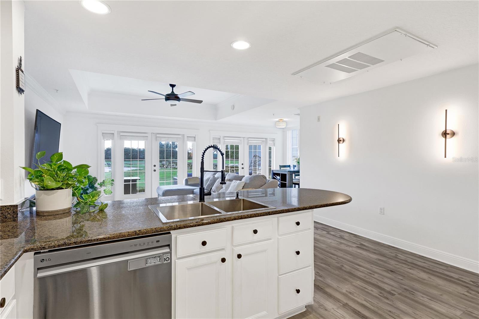 7653 Heritage Crossing Way Property Photo 8