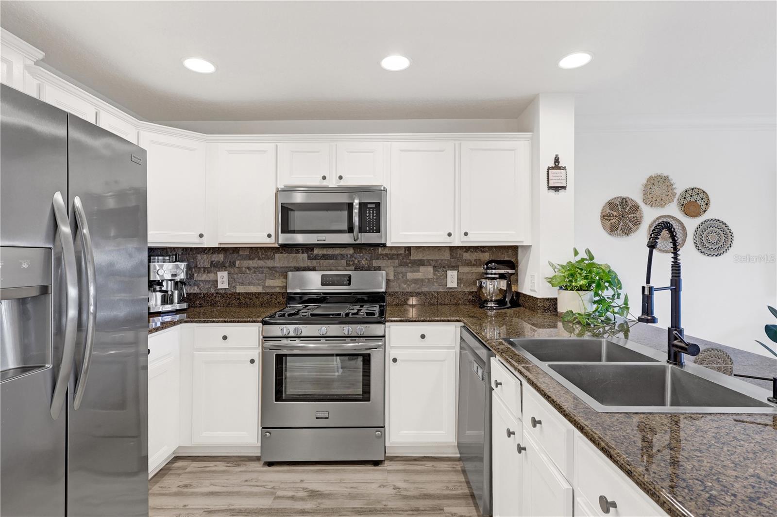 7653 Heritage Crossing Way Property Photo 11