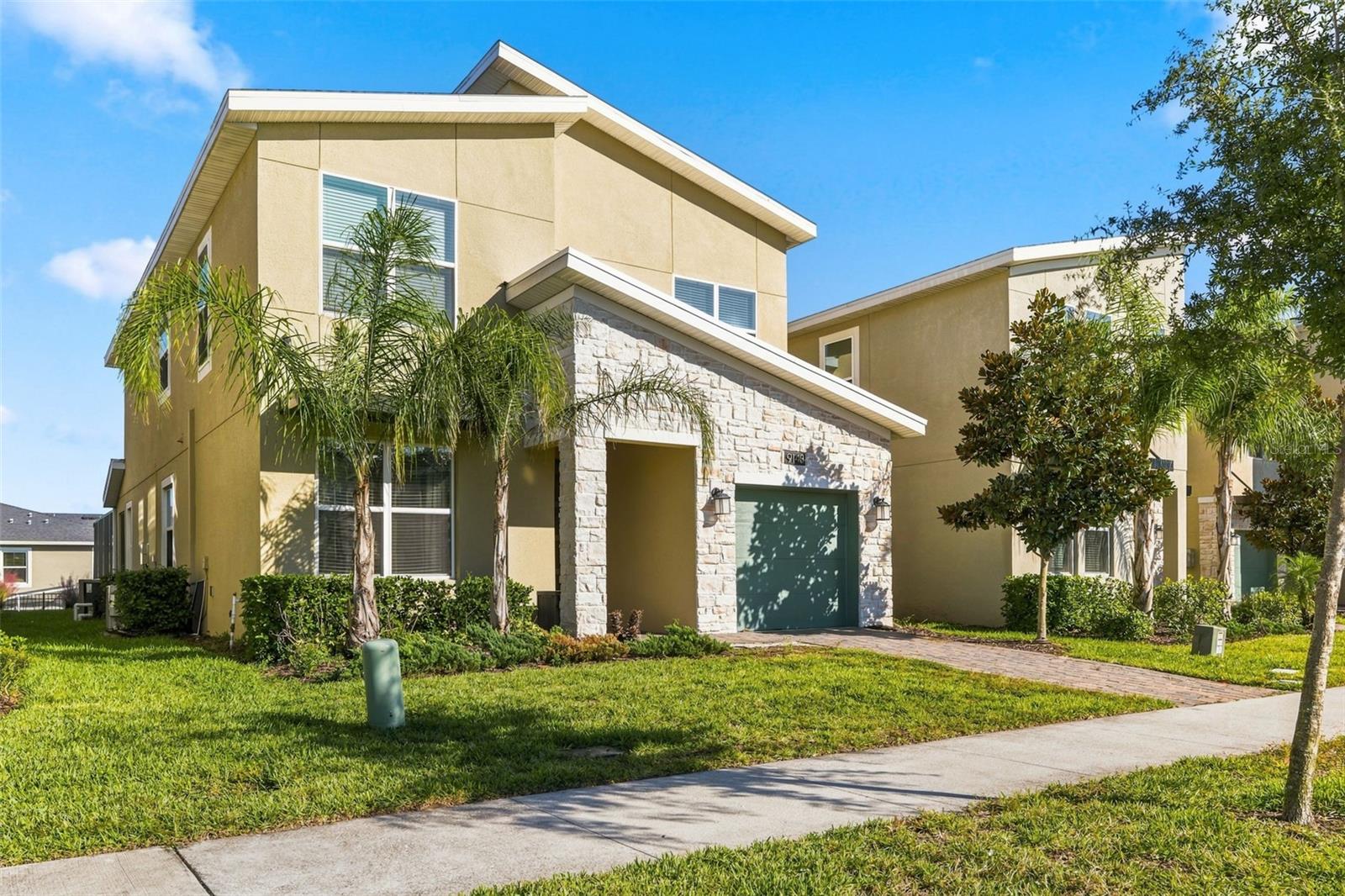 9143 SOMMERSET HILLS DR Property Photo 1