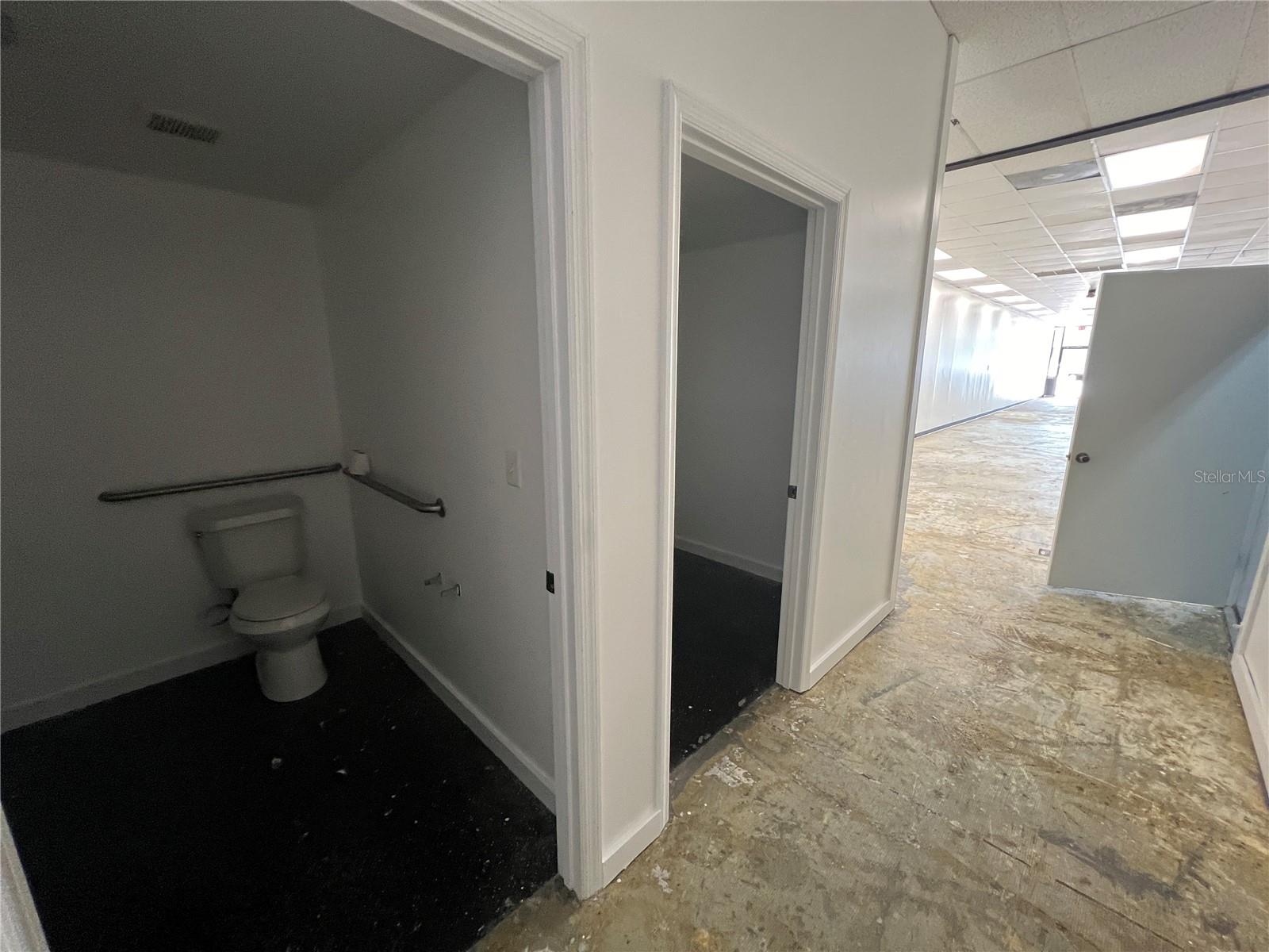1861 N Highland Ave Property Photo 25