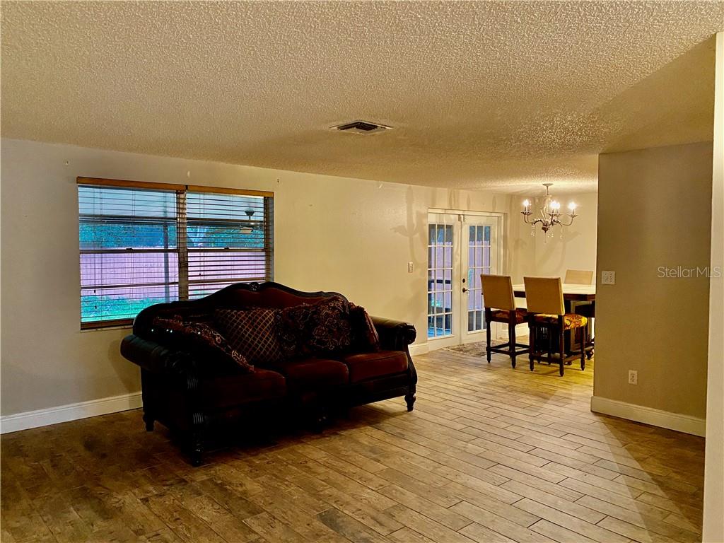 2718 Midtimes Dr Property Photo 6