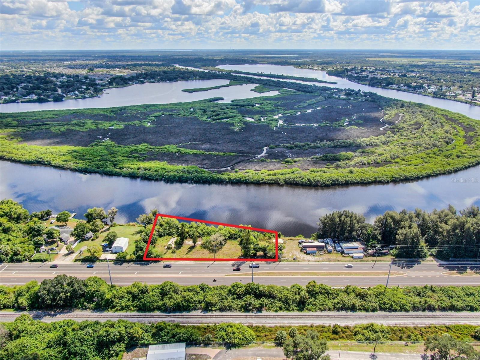 2508 S Us Highway 41 Property Photo 1