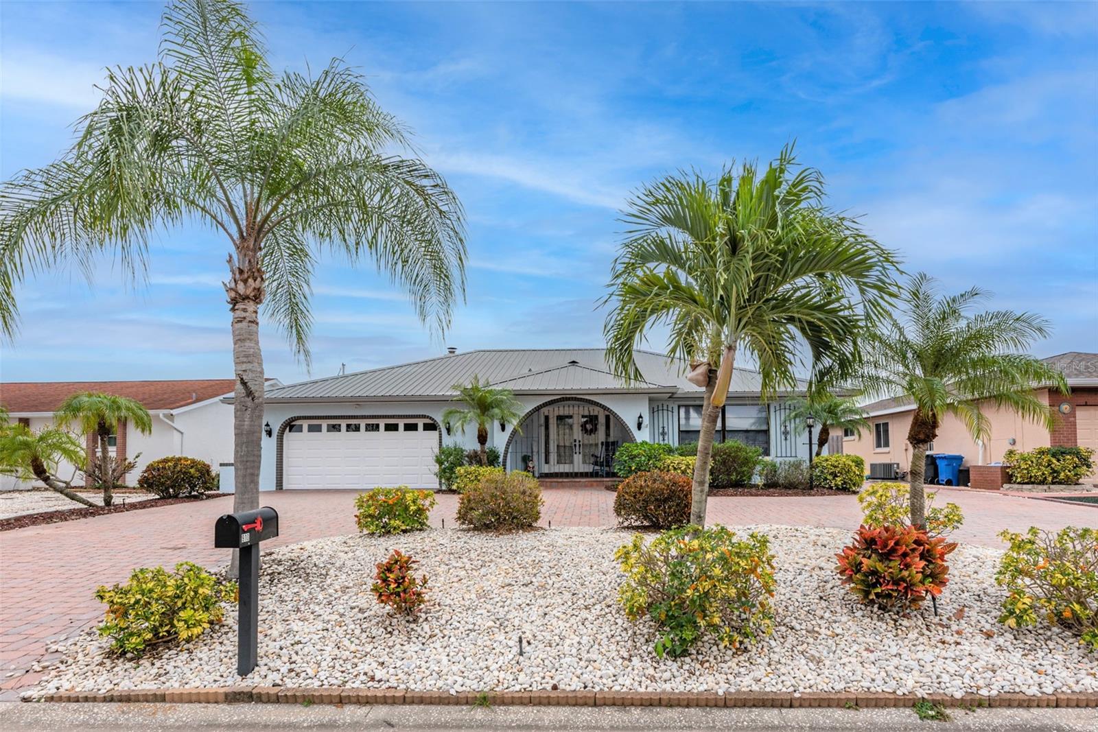 A Resub Of A Por Of Apollo Real Estate Listings Main Image