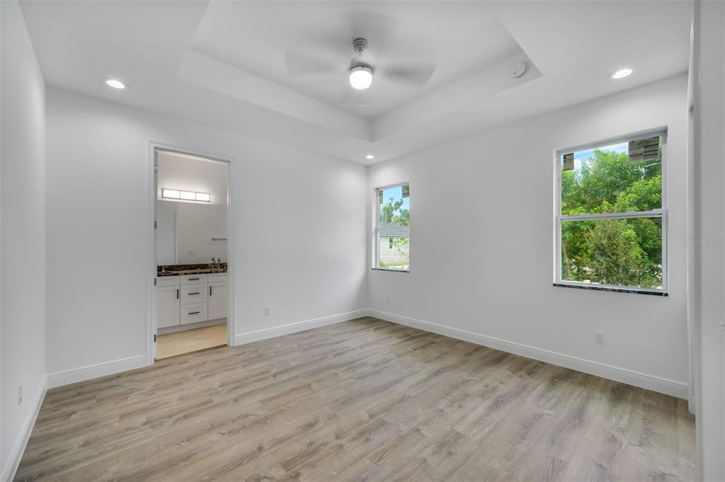 6901 N Ola Avenue Property Photo 24