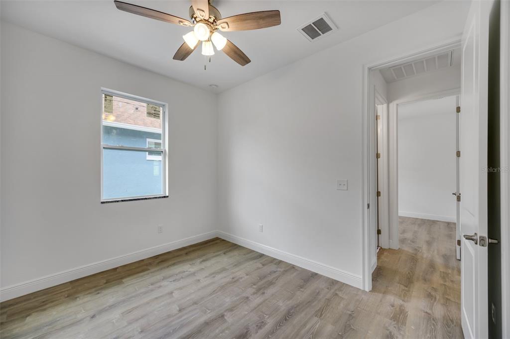 6901 N Ola Avenue Property Photo 27