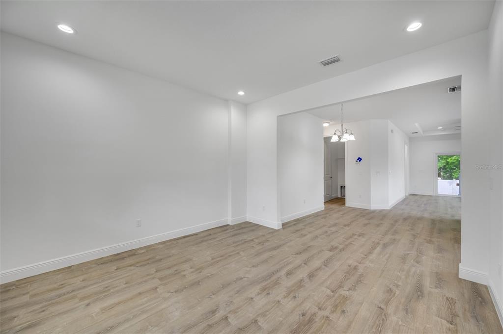 6901 N Ola Avenue Property Photo 38