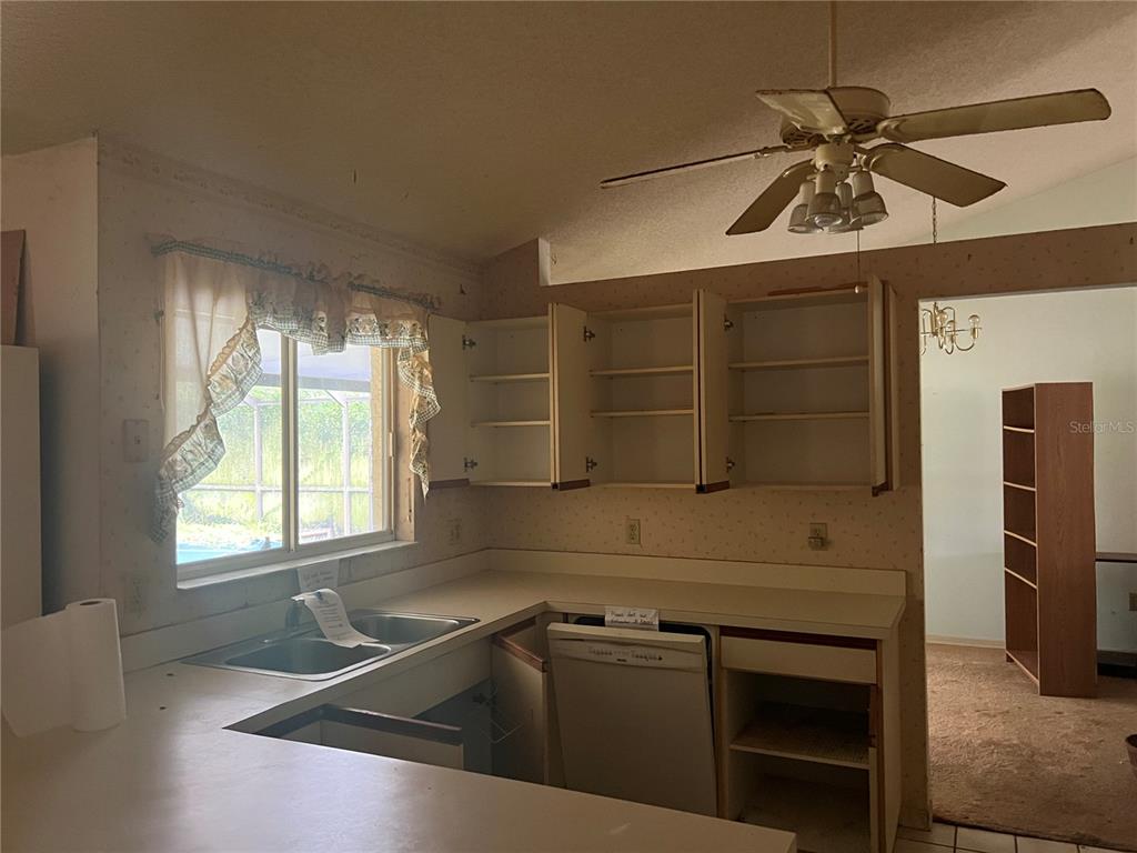 1404 Midoneck Ct Property Photo 10