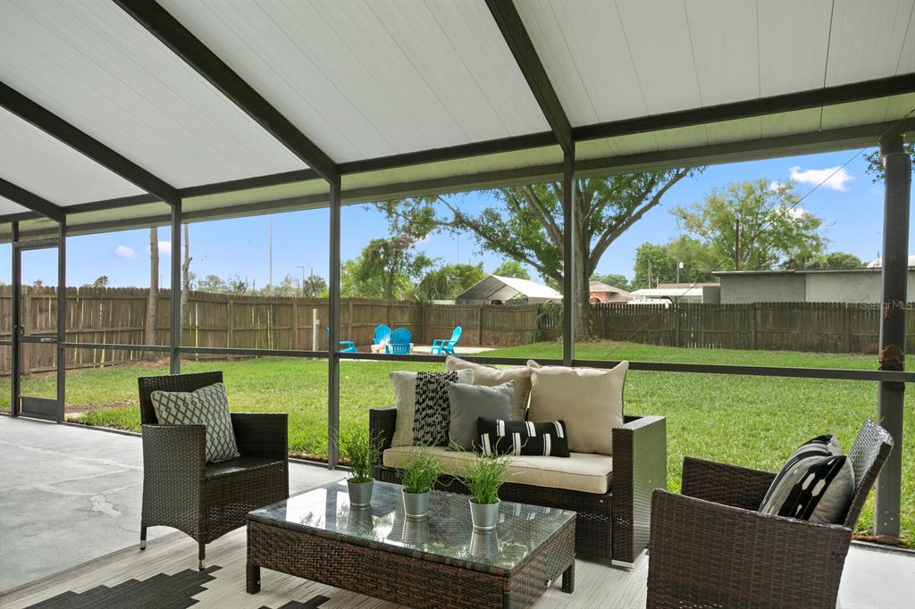 8902 W Cluster Avenue Property Photo 3
