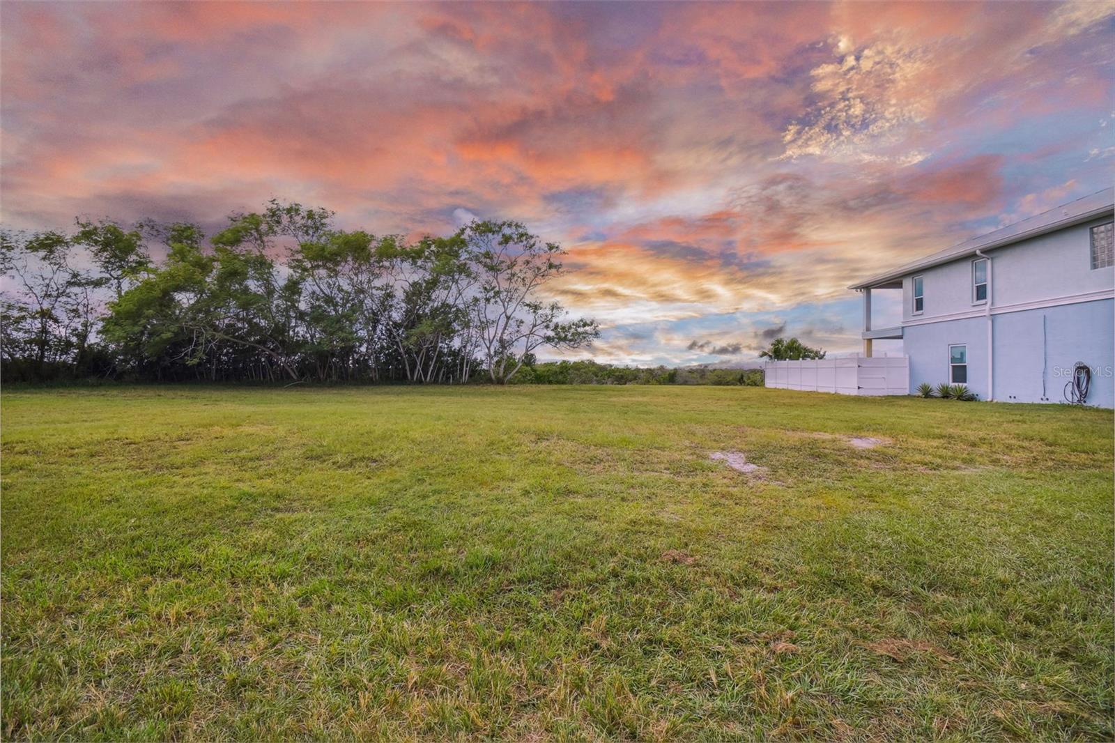 Southwind Dr Property Photo 1