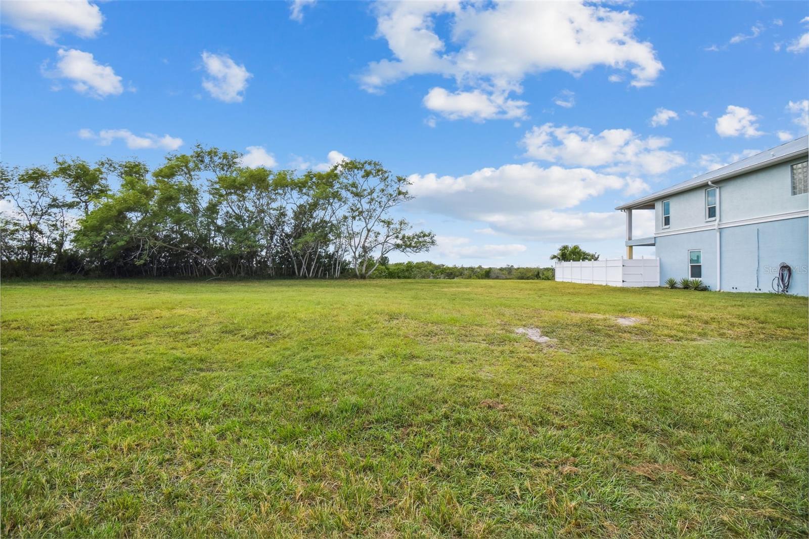 Southwind Dr Property Photo 3