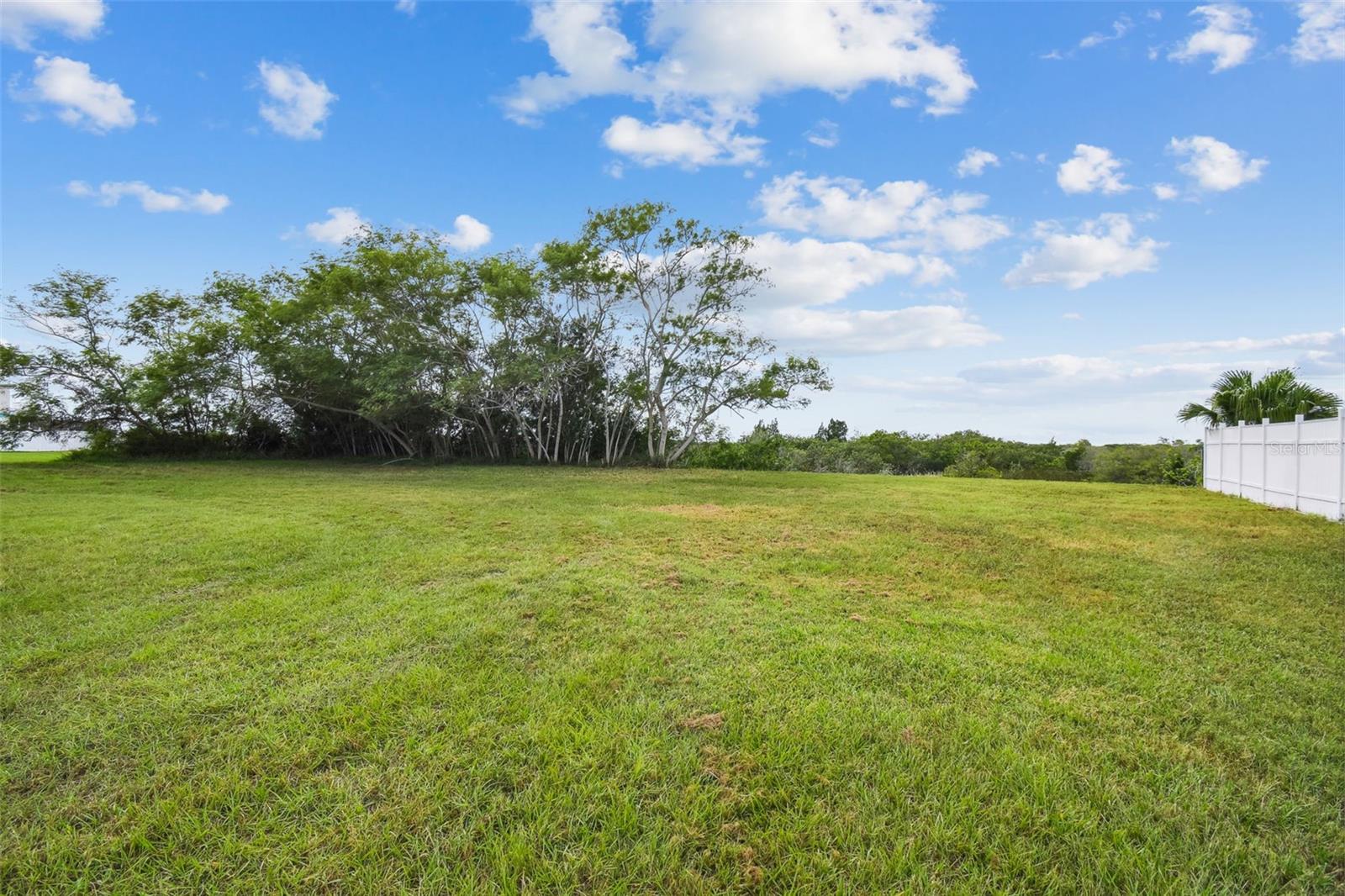 Southwind Dr Property Photo 5