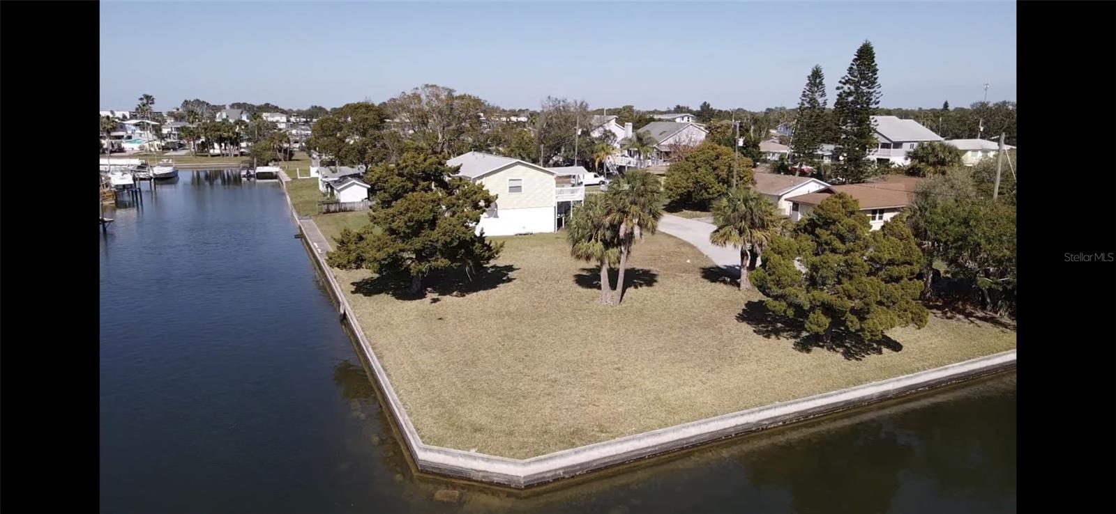 13701 Raie Avenue Property Photo 8