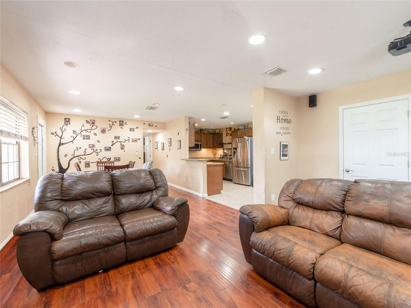 5306 N Falkenburg Road Property Photo 4