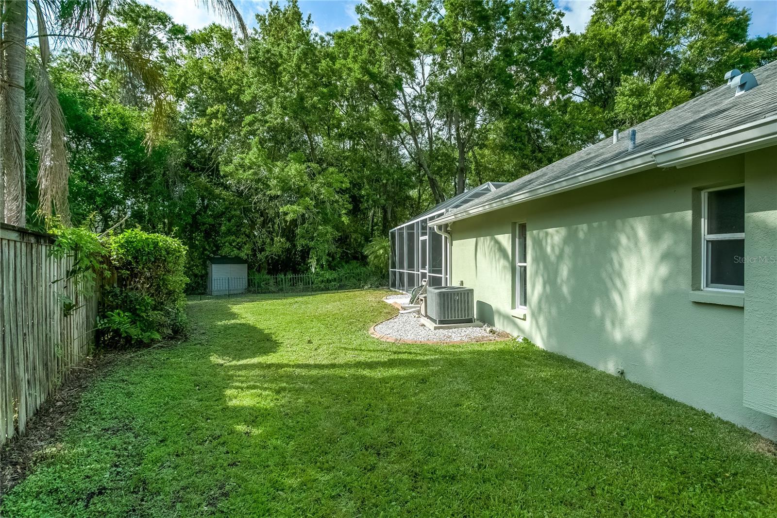 11933 Derbyshire Dr Property Photo 4