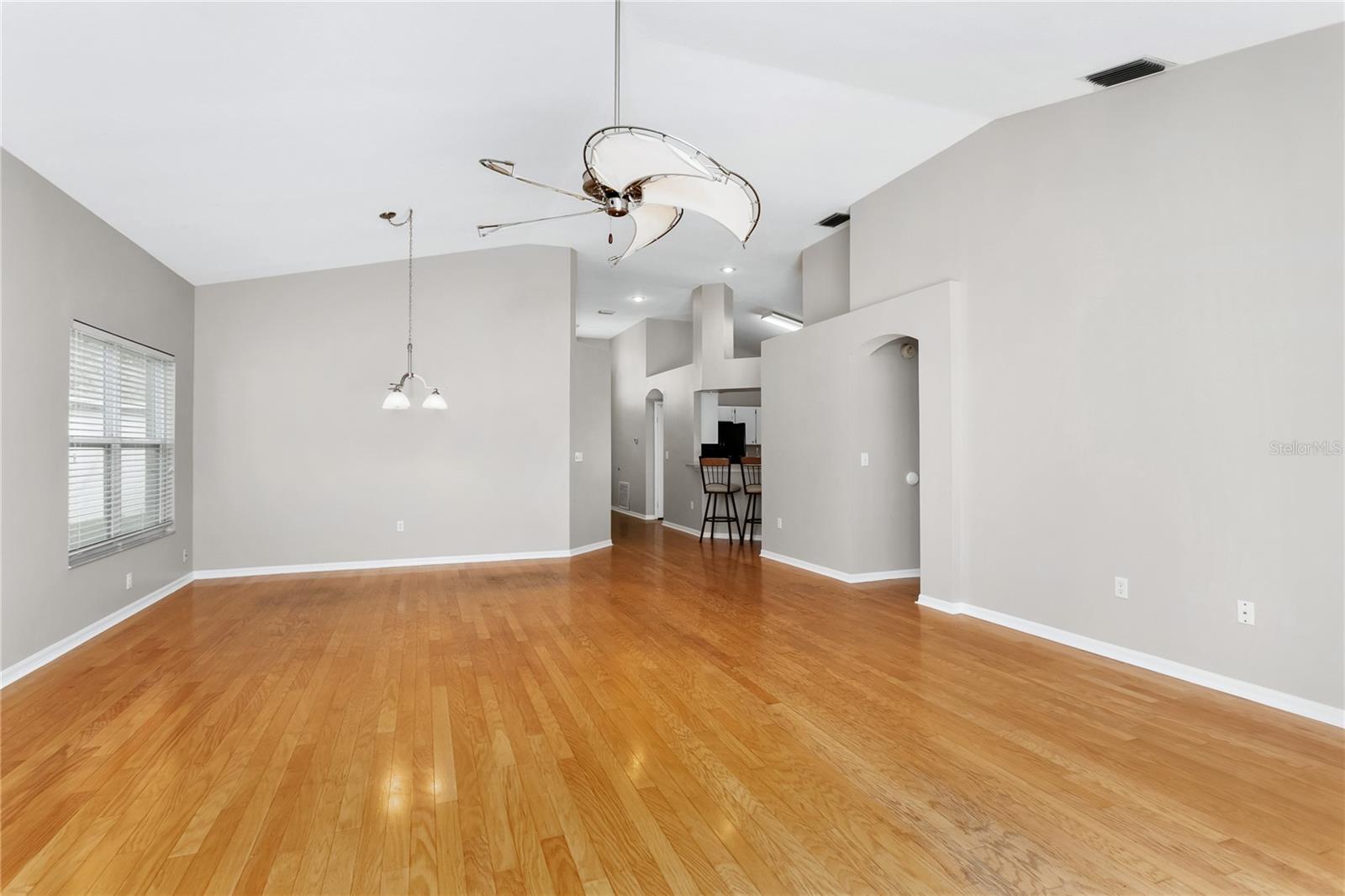 11933 Derbyshire Dr Property Photo 13