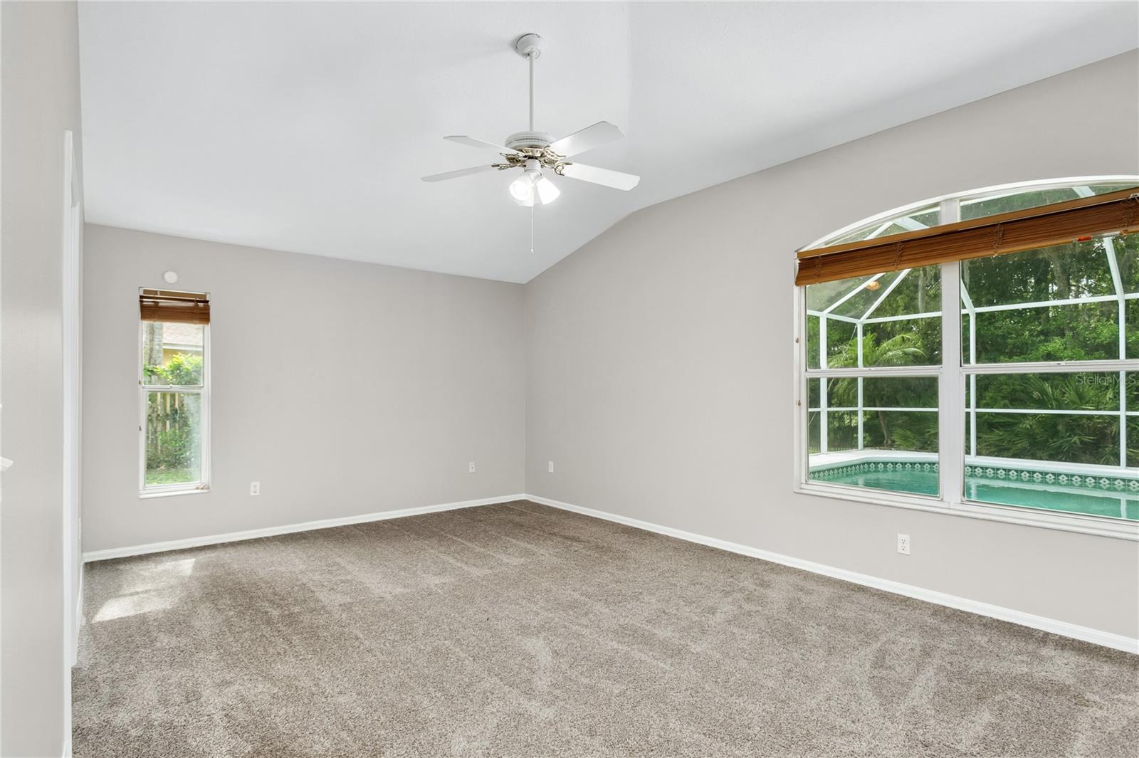 11933 Derbyshire Dr Property Photo 15