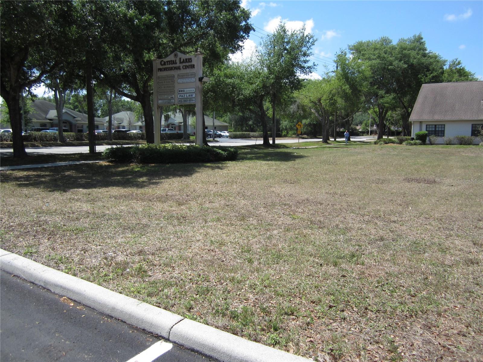209 Crystal Grove Blvd Property Photo 3