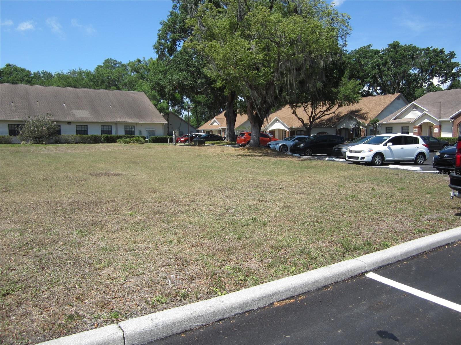 209 Crystal Grove Blvd Property Photo 4