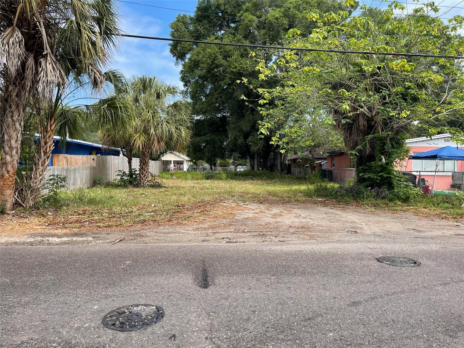 3110 E CHELSEA STREET Property Photo 1