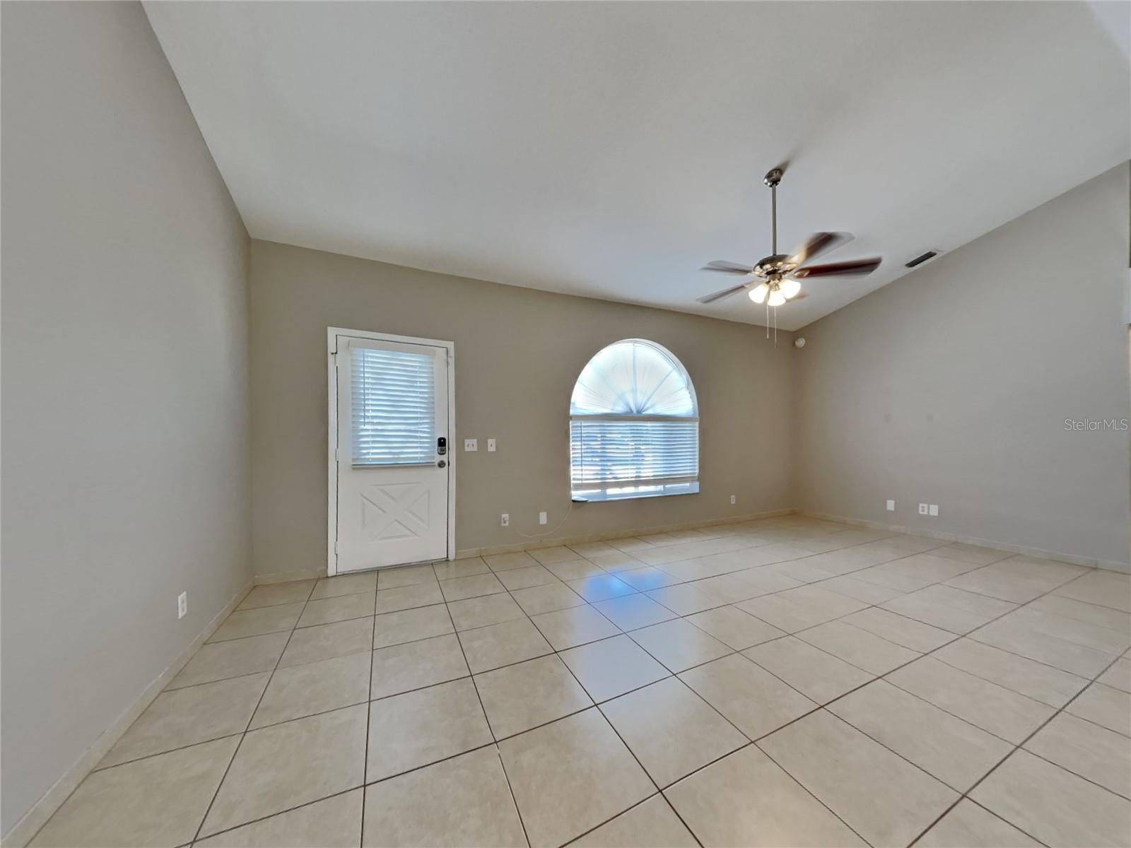 25410 Rancagua Drive Property Photo 3
