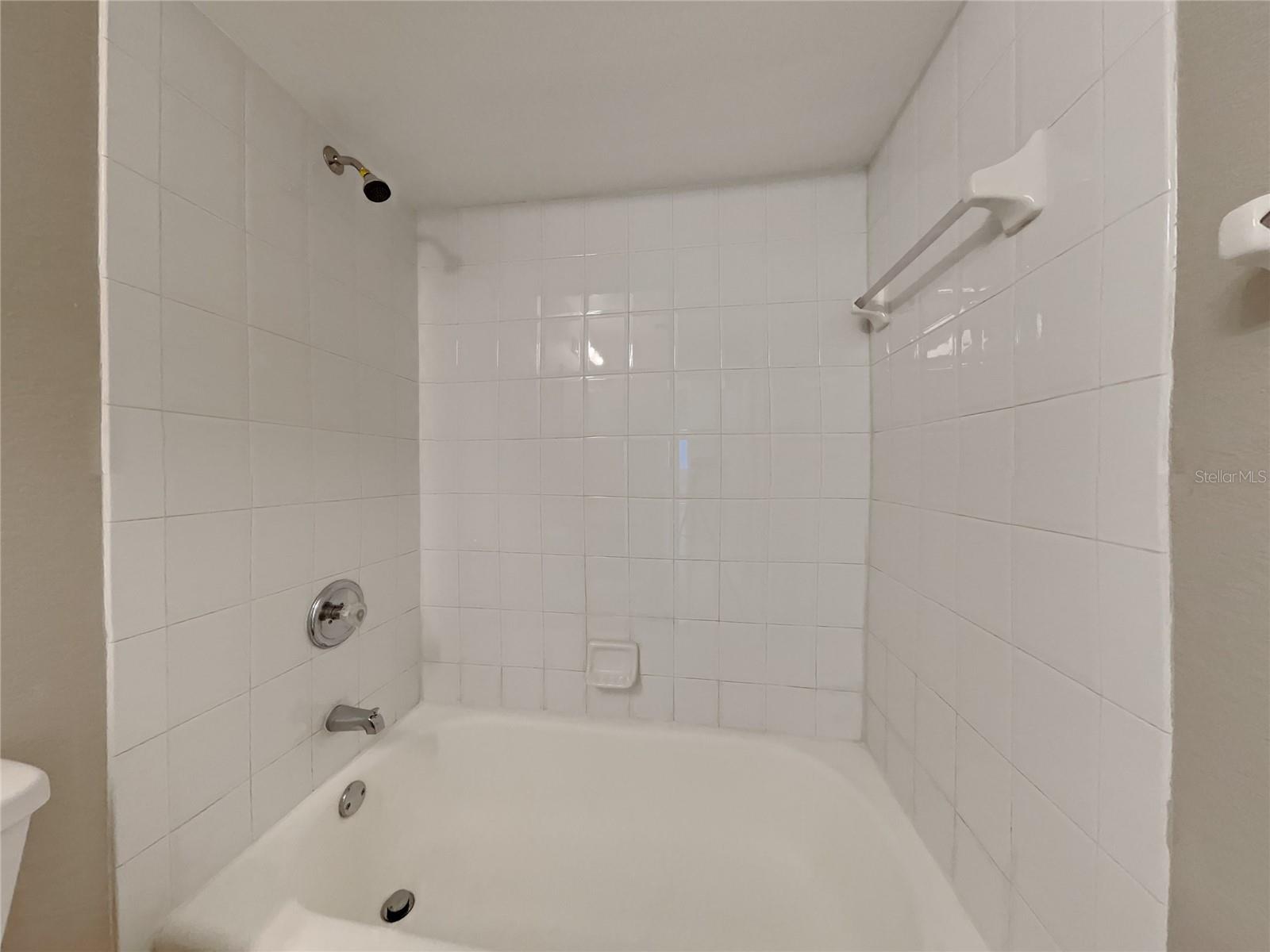 25410 Rancagua Drive Property Photo 14