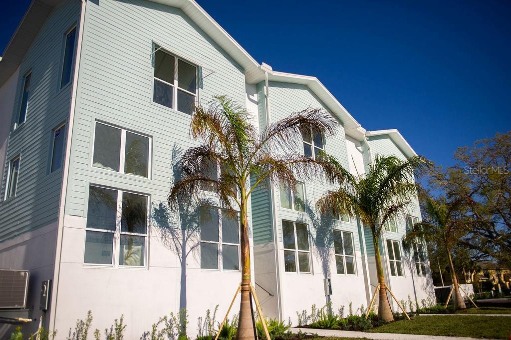 3850 Pompano Dr Se #1 Property Photo 1