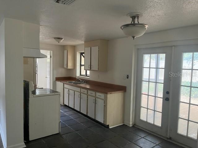 8517 N Temple Avenue Property Photo 4