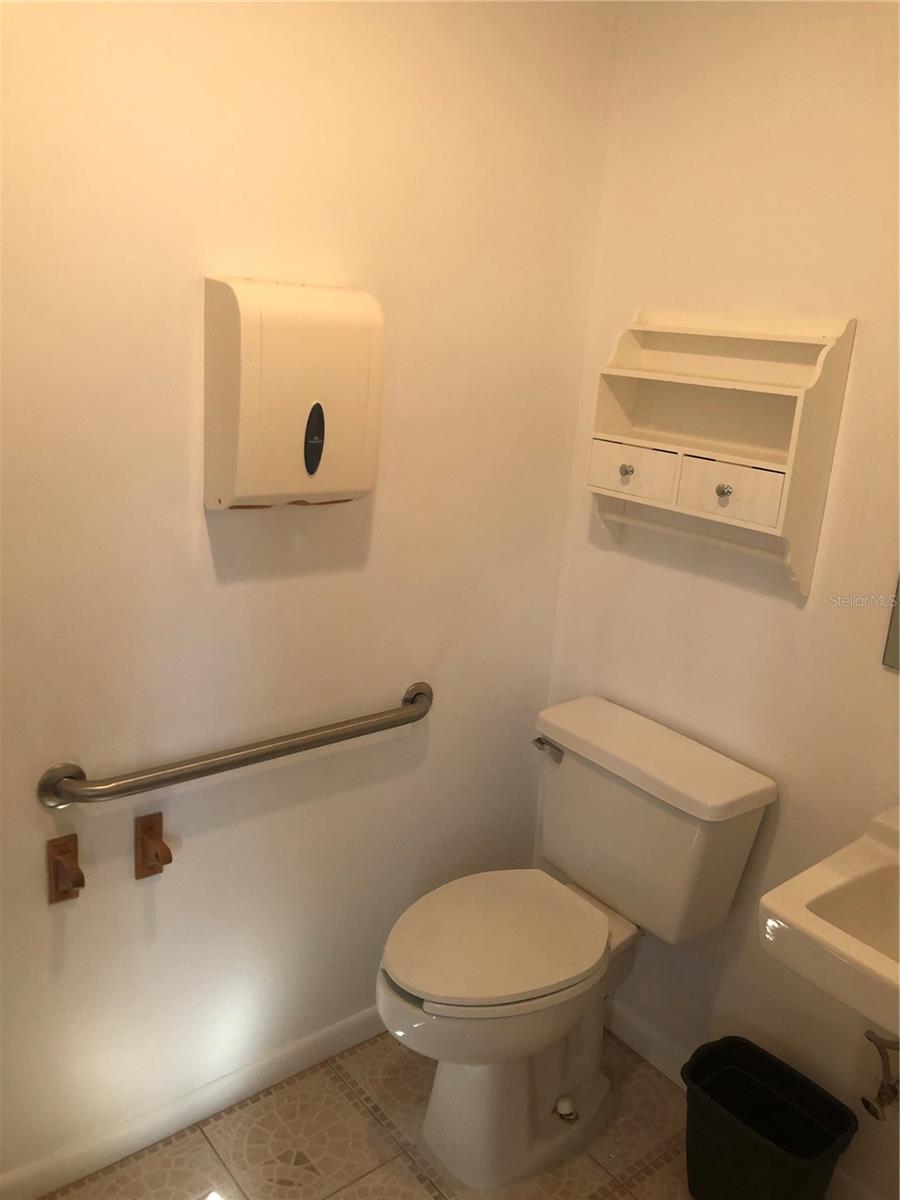 6718 N Himes Avenue Property Photo 13