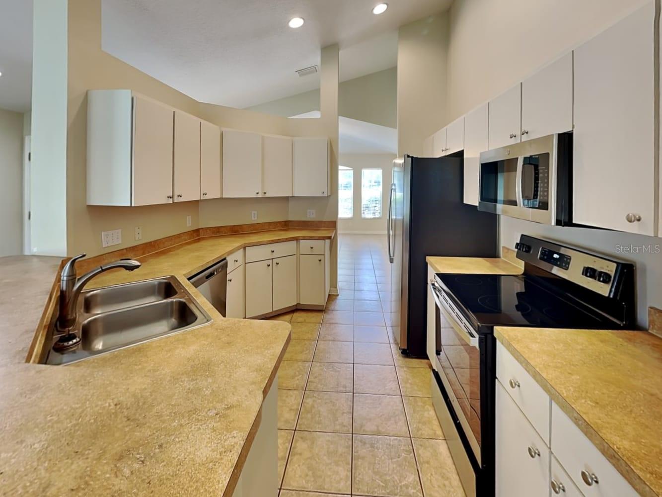 6923 34th Avenue E Property Photo 6