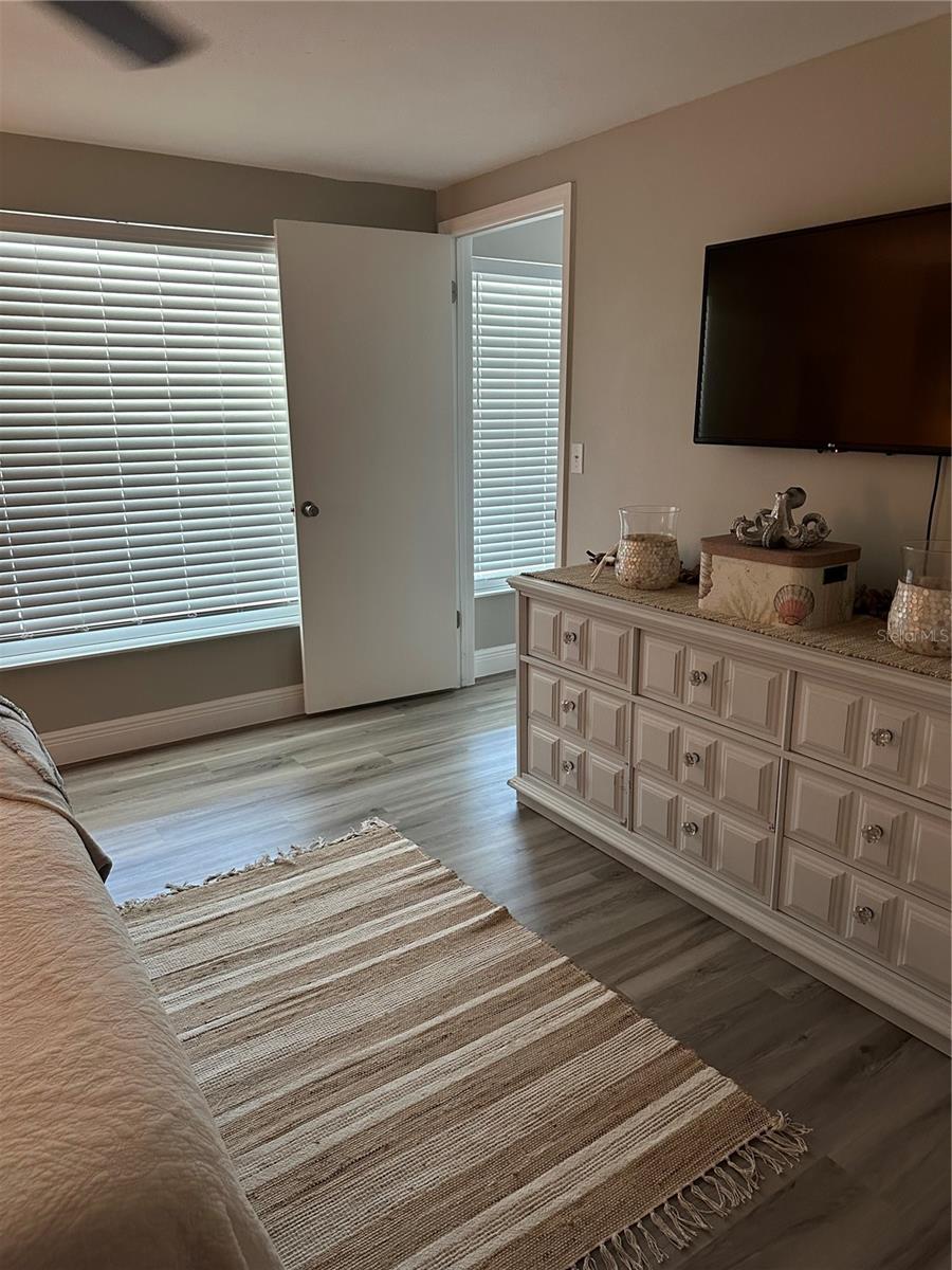 1017 Grantwood Avenue Property Photo 11