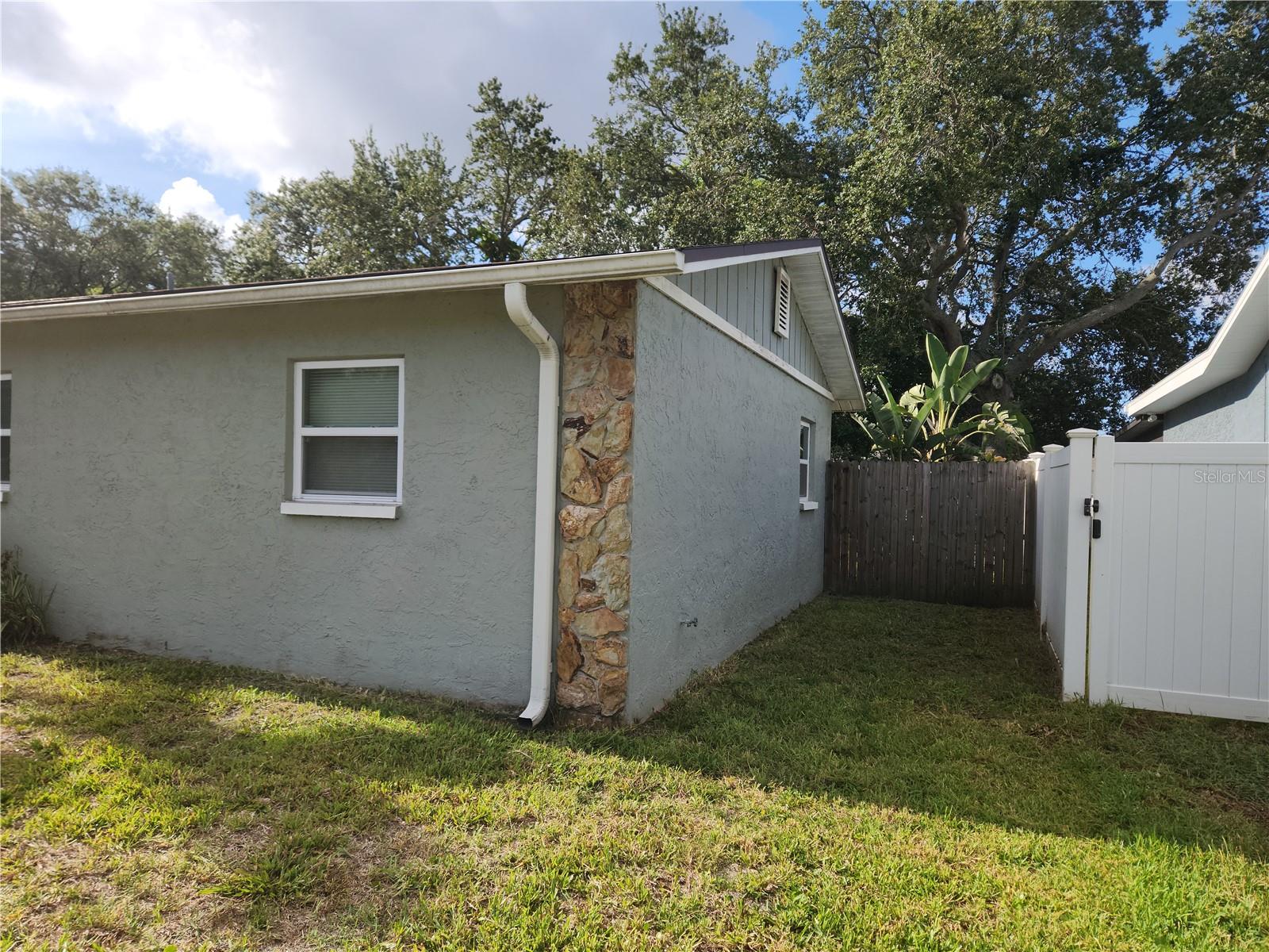 6726 88th Avenue N Property Photo 3